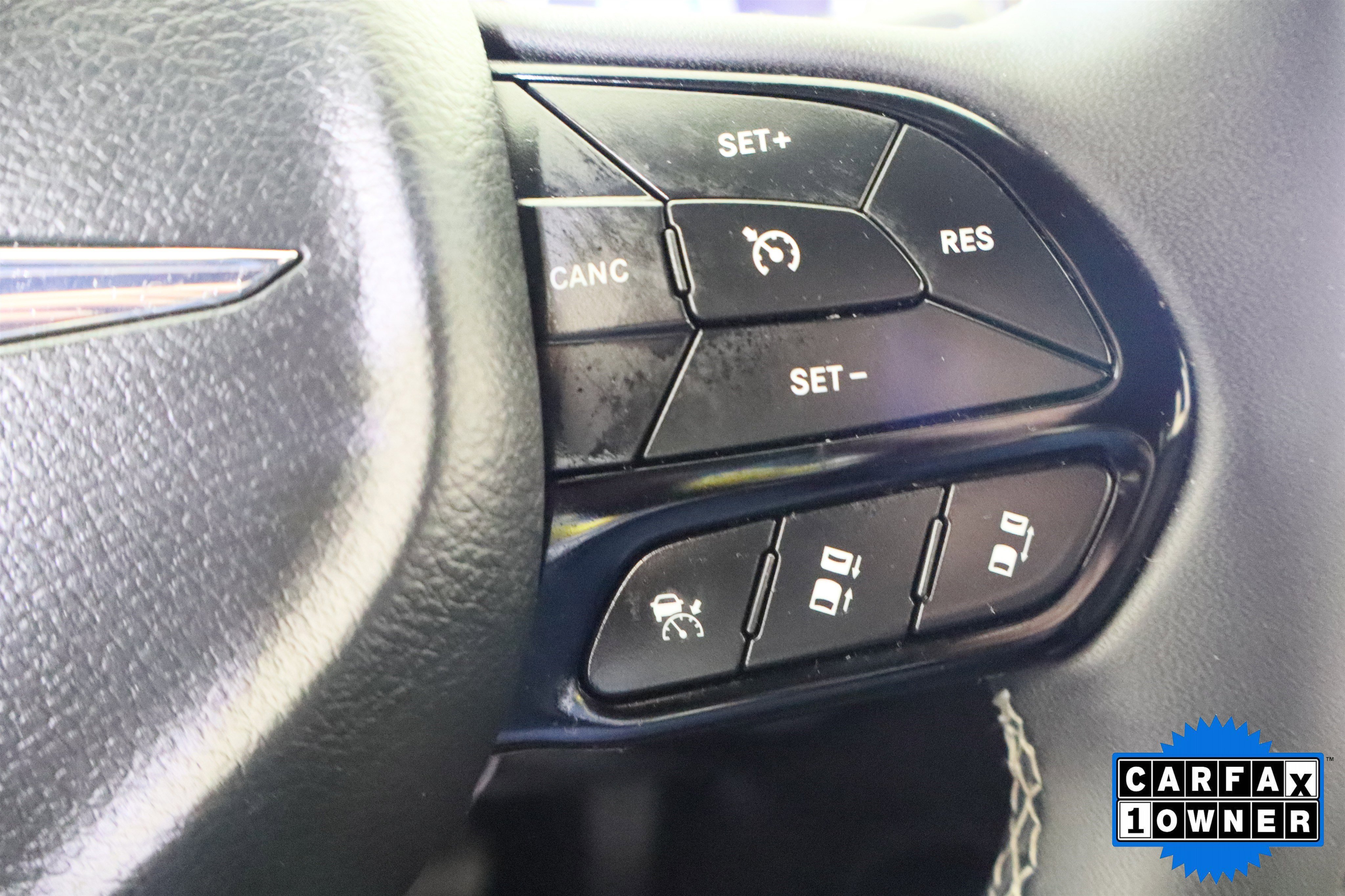 Used 2025 Chrysler Pacifica Limited image 29