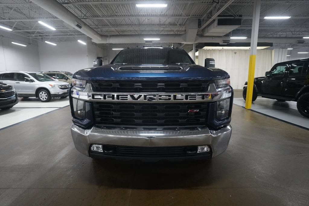 Used 2022 Chevrolet Silverado 2500 LT w/ Convenience Package AWD/4WD image 2