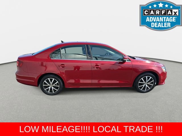 Used 2017 Volkswagen Jetta SE image 3