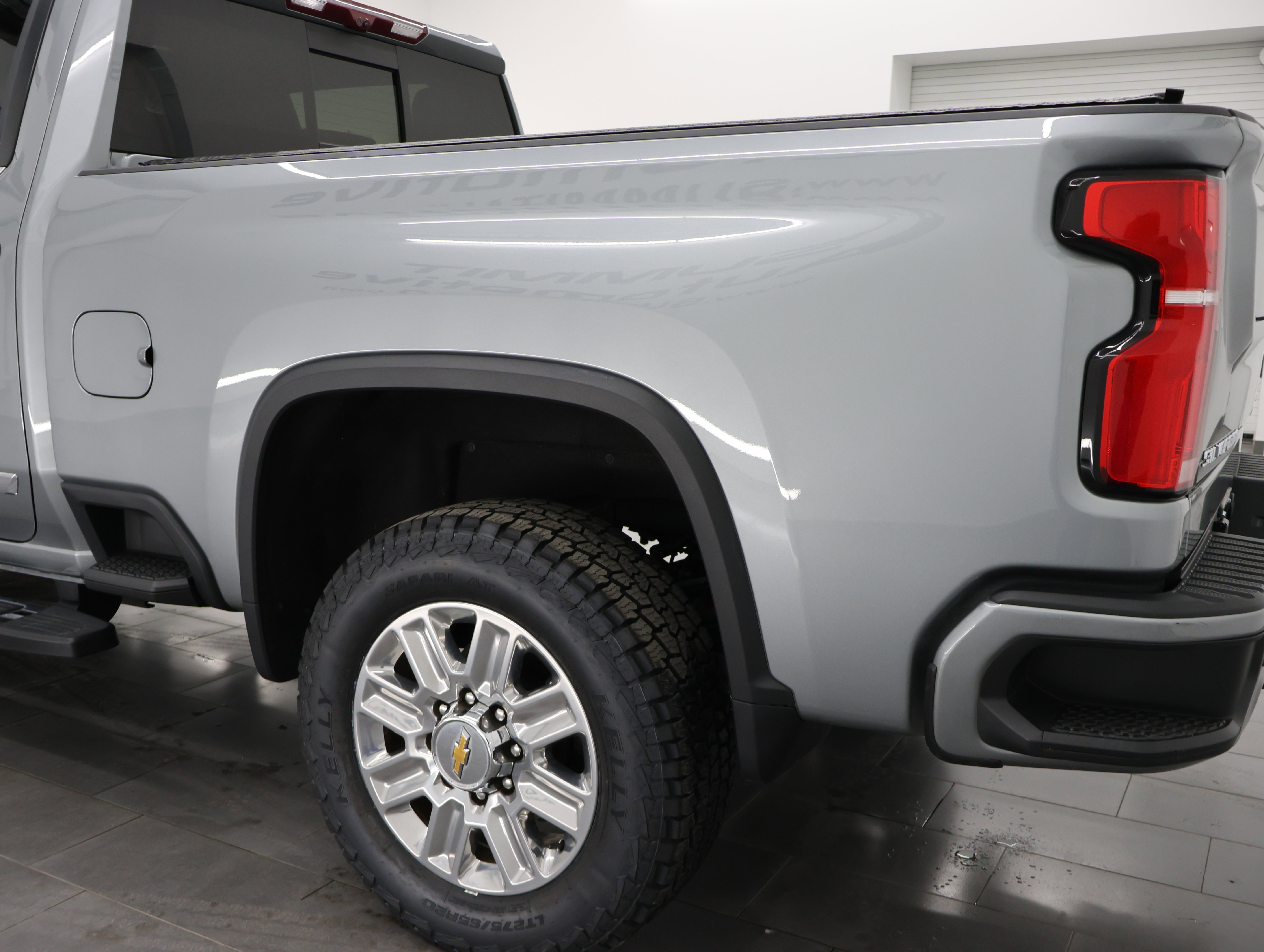 Used 2024 Chevrolet Silverado 3500 High Country w/ High Country Premium Package AWD/4WD image 40