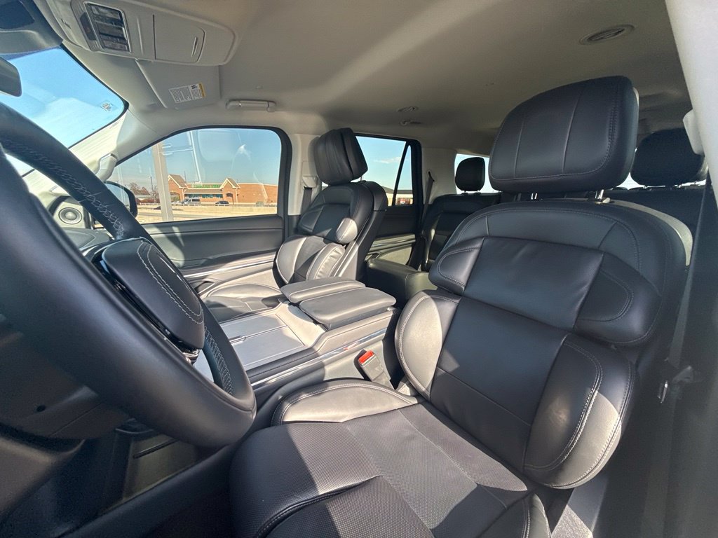 Used 2026 Lincoln Navigator Premiere AWD/4WD image 27
