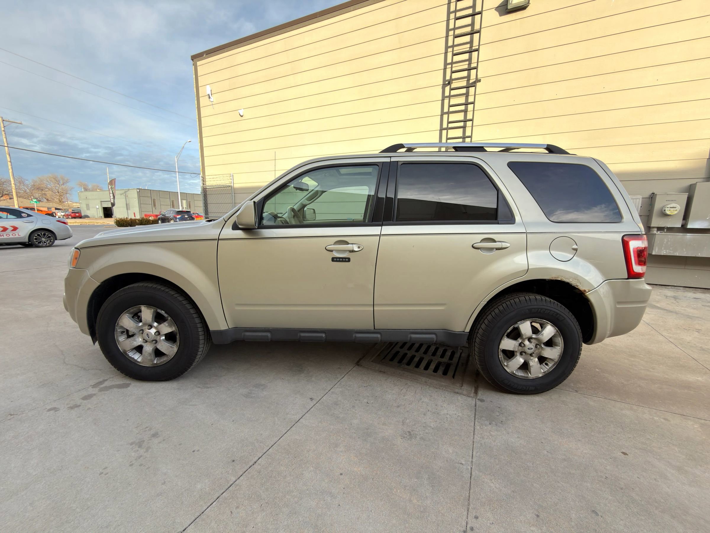 Used 2012 Ford Escape Limited AWD/4WD image 4