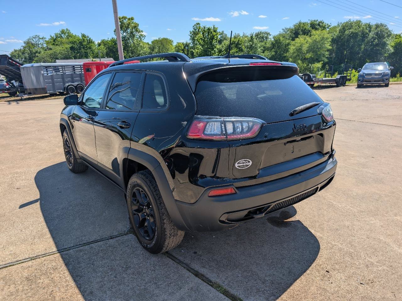 Used 2022 Jeep Cherokee Latitude AWD/4WD image 11