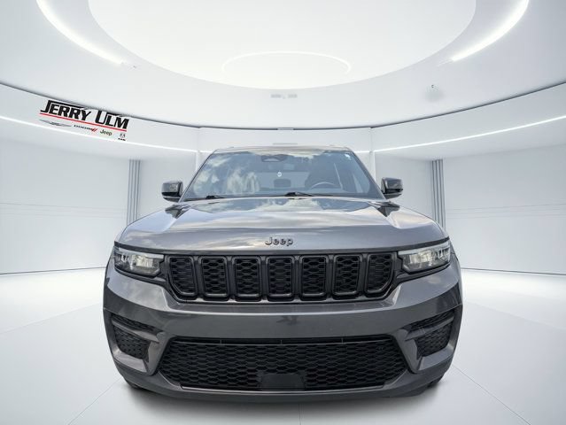Certified 2022 Jeep Grand Cherokee Altitude RWD image 8