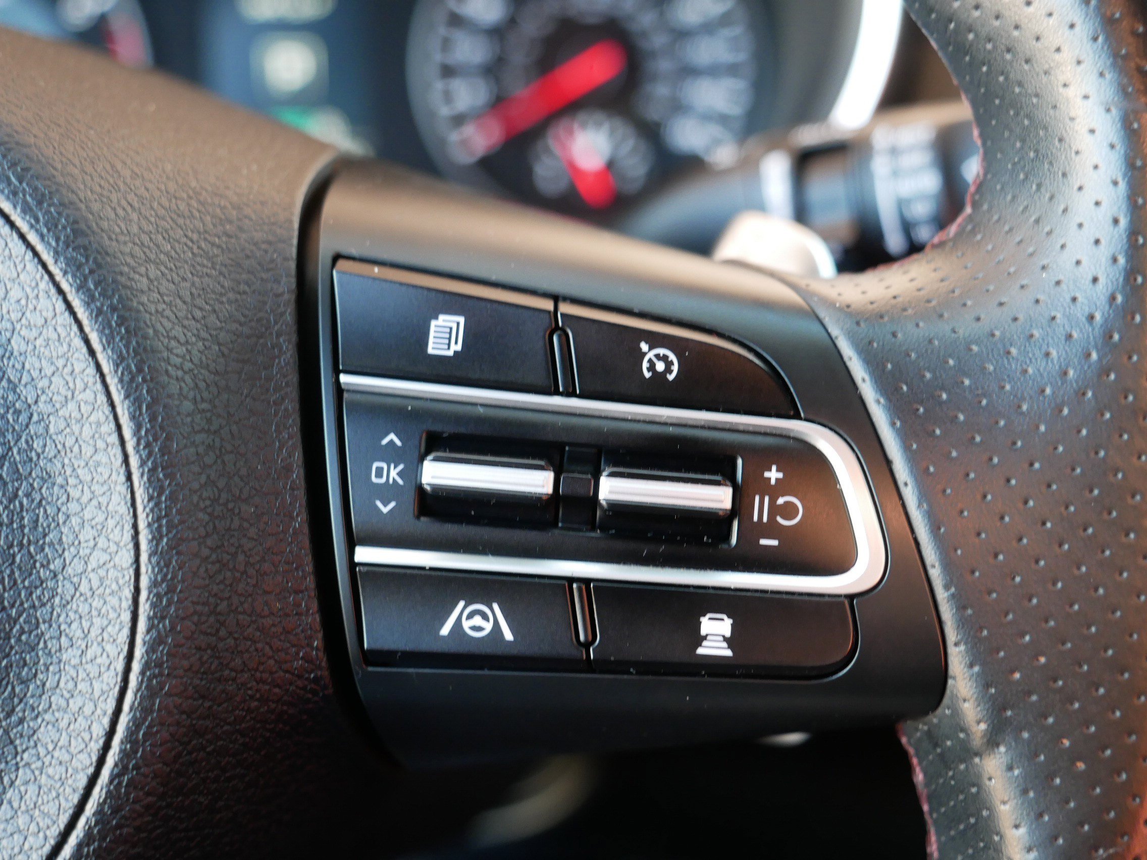 Certified 2022 Kia Stinger GT-Line w/ Sun & Sound Package image 30