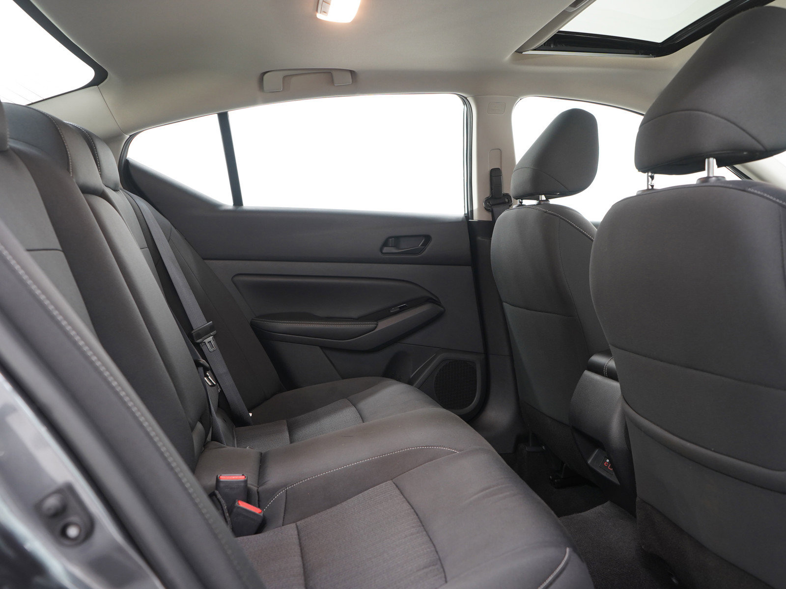 Used 2023 Nissan Altima 2.5 SV w/ SV Premium Package image 11