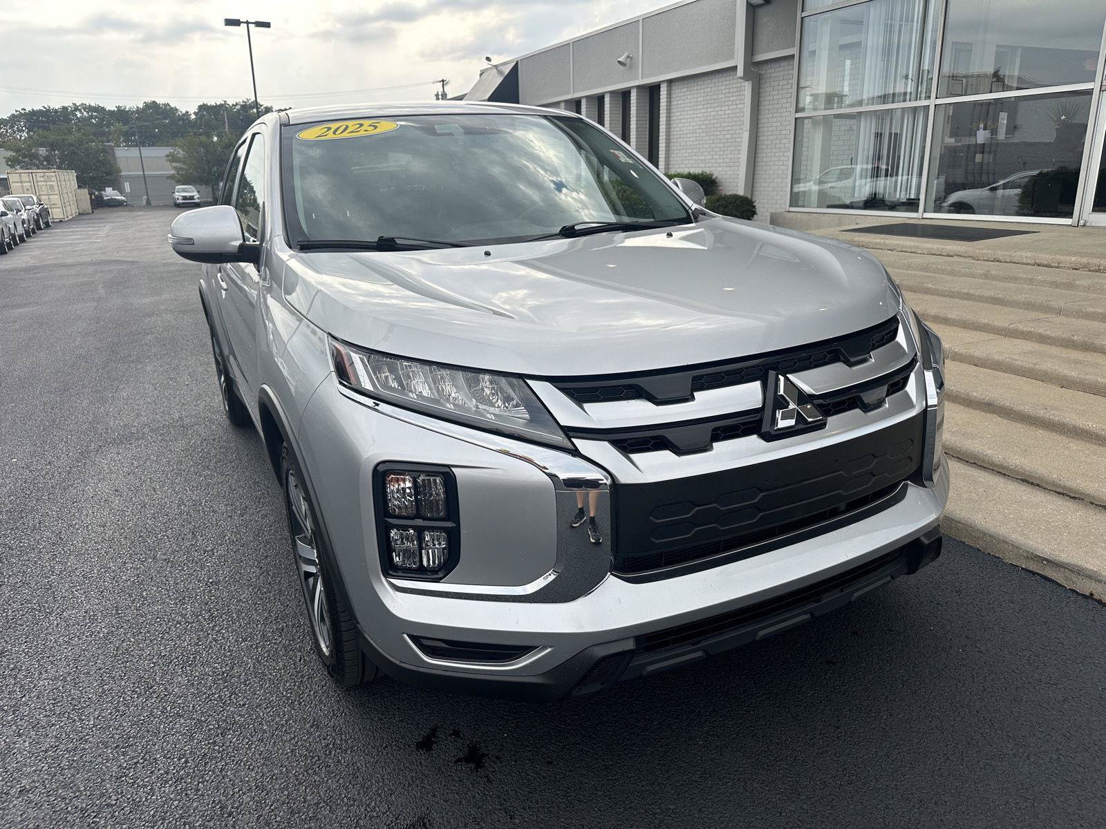Used 2025 Mitsubishi Outlander Sport AWD image 4