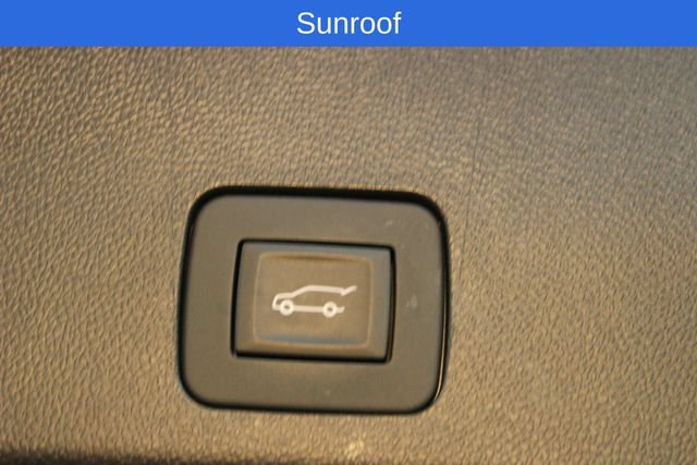 Used 2025 Buick Encore GX Avenir w/ Avenir Technology Package AWD/4WD image 17