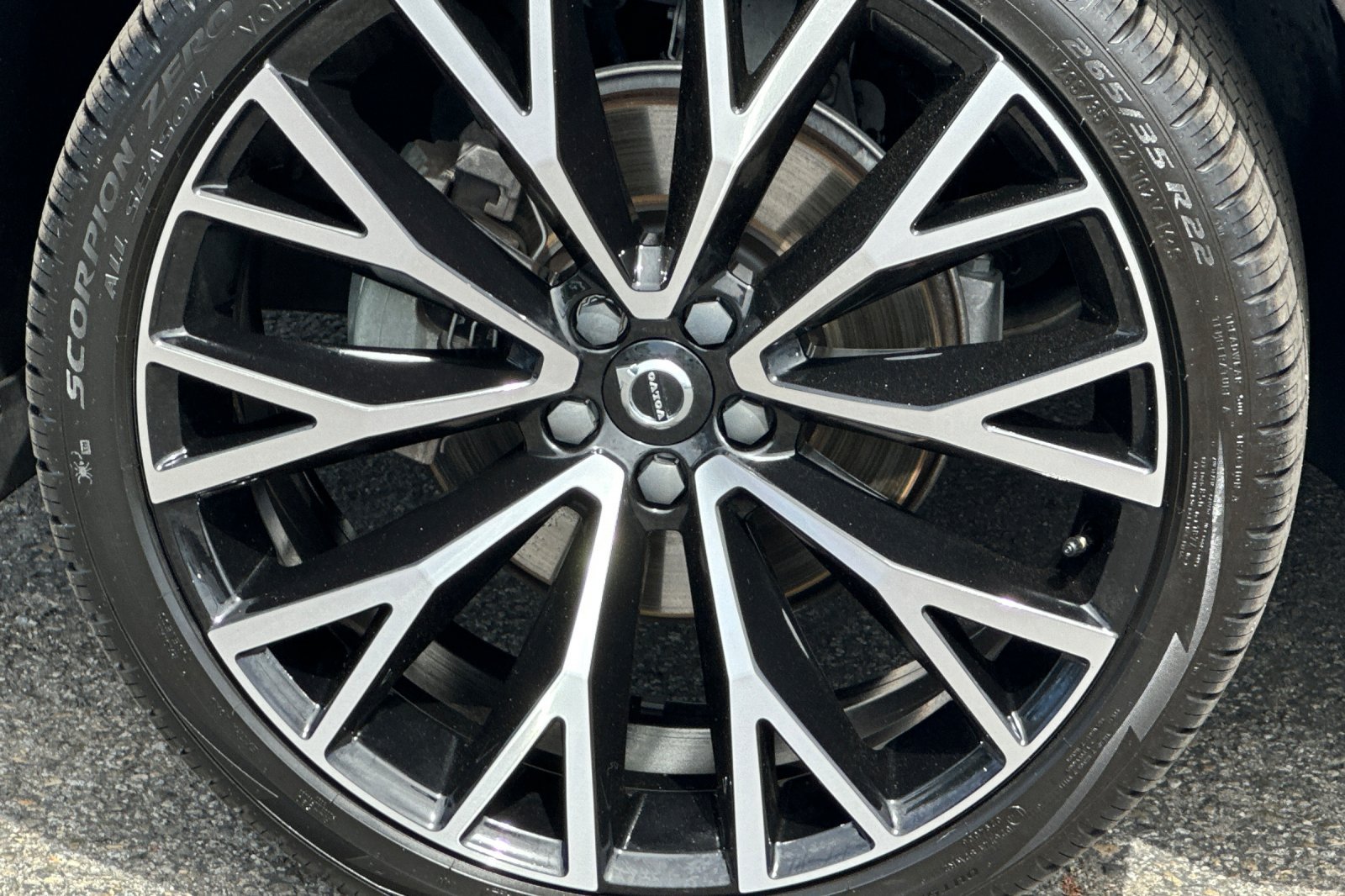 Certified 2023 Volvo XC60 B5 Ultimate AWD/4WD image 34