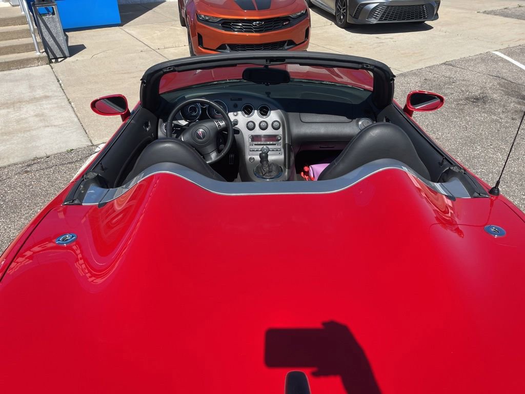 Used 2009 Pontiac Solstice GXP w/ Premium Package RWD image 17