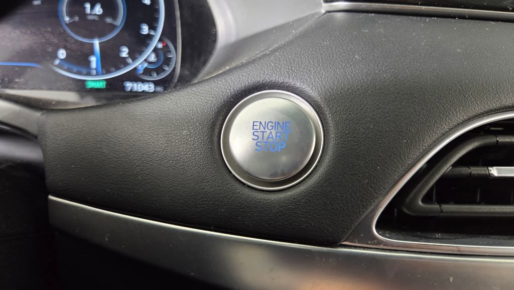 Used 2021 Hyundai Palisade Calligraphy w/ Cargo Package image 23