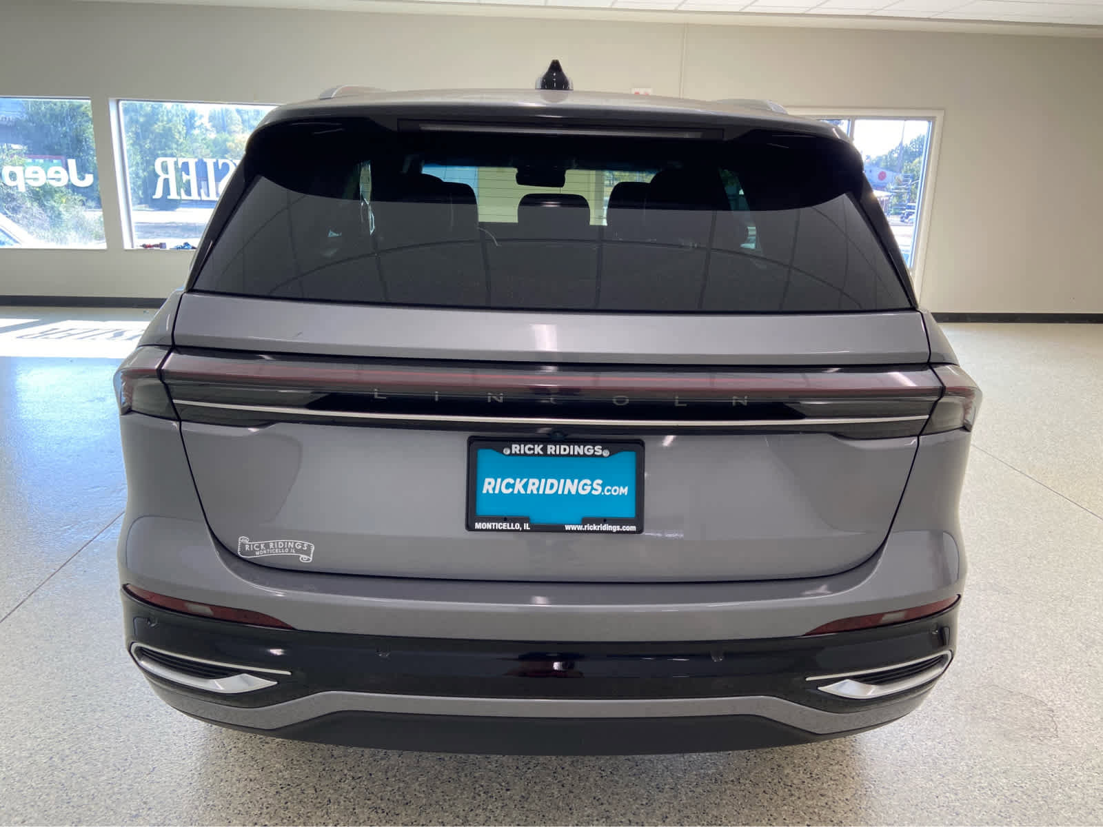 Used 2024 Lincoln Nautilus Reserve w/ Equipment Group 202A image 8