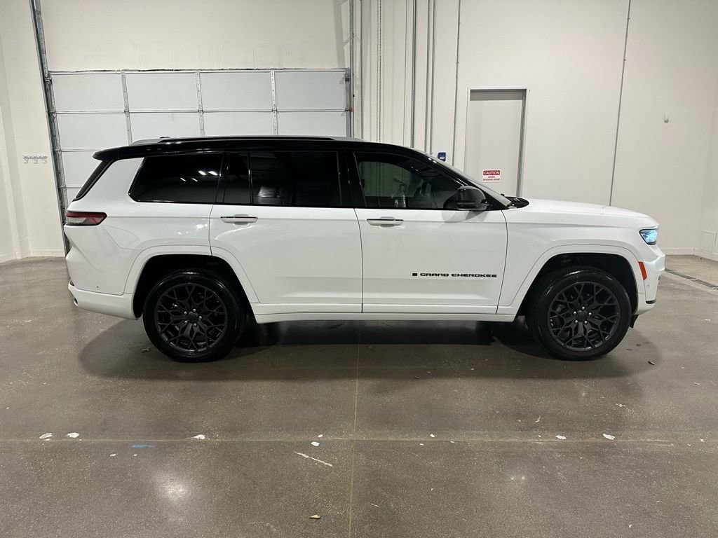 Used 2023 Jeep Grand Cherokee L Summit w/ High Altitude Package image 4