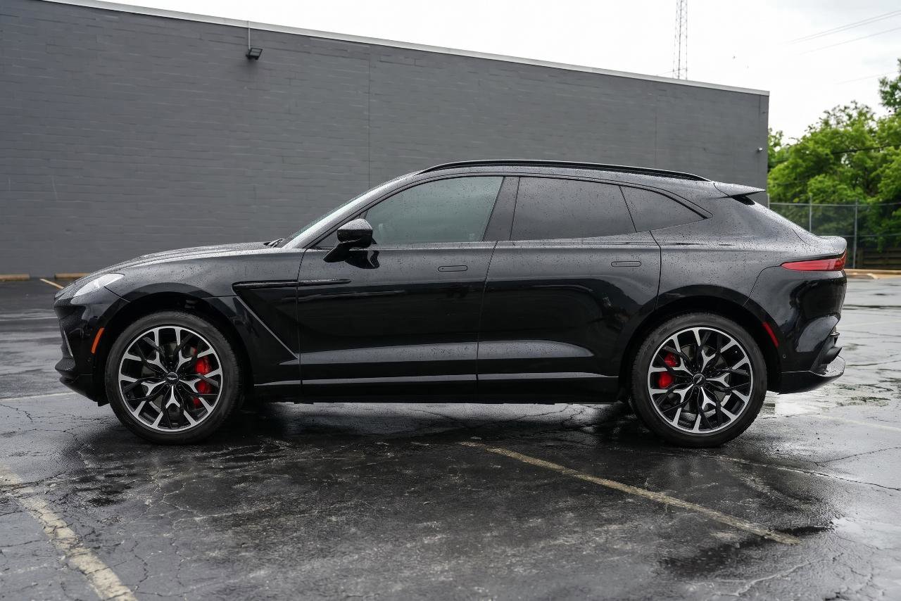 Used 2021 Aston Martin DBX AWD/4WD image 4