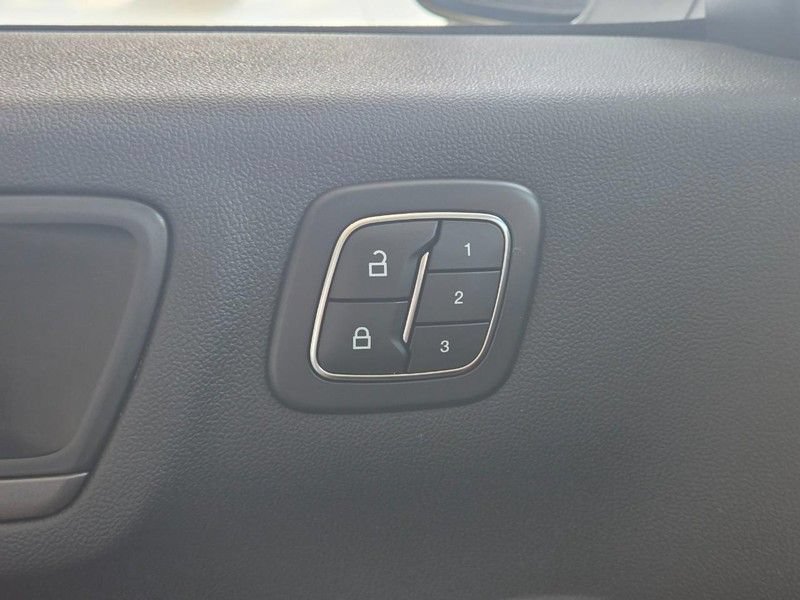 Used 2025 Ford Escape Active w/ Active Premium Tech Pack AWD/4WD image 14