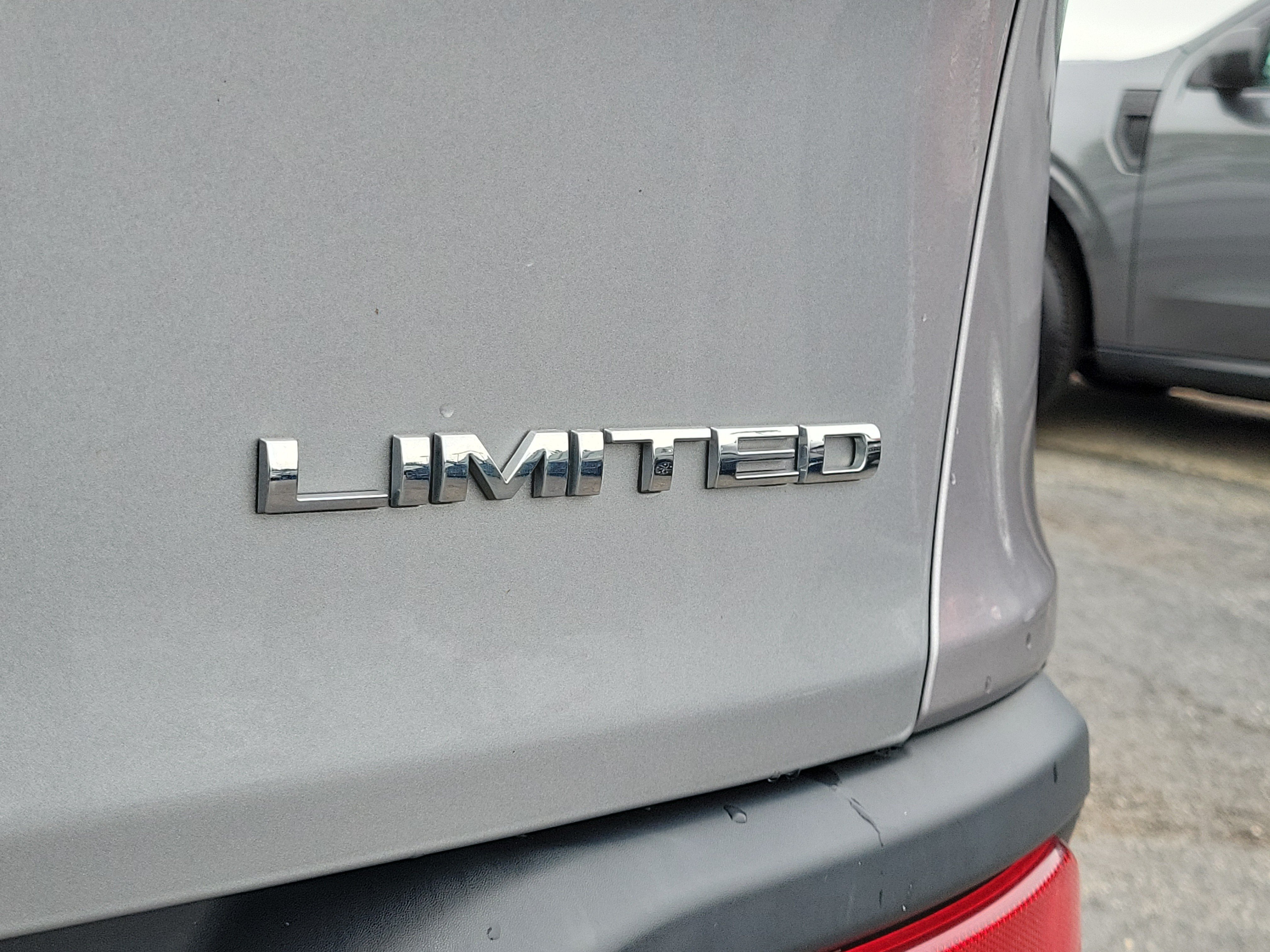 Used 2017 Jeep Cherokee Limited AWD/4WD image 7
