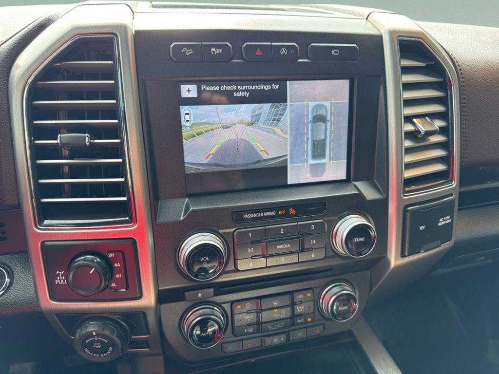 Used 2017 Ford F150 Platinum w/ Equipment Group 701A Luxury image 35