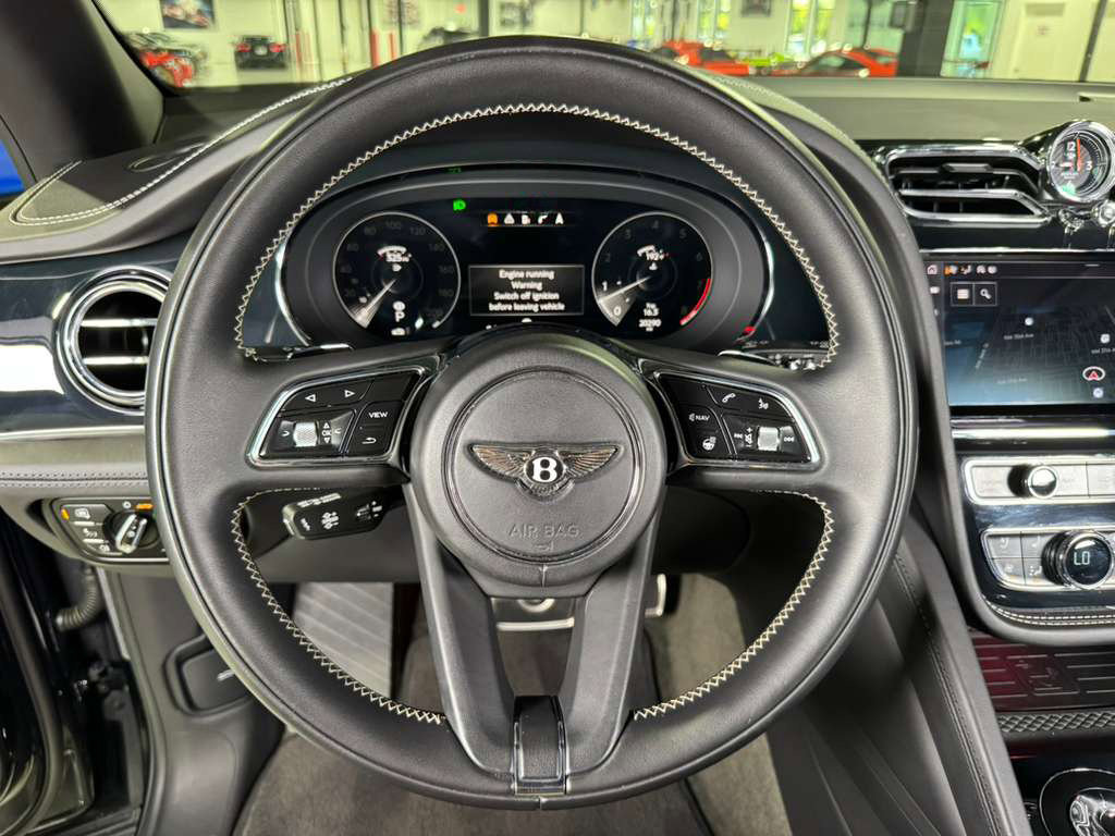 Used 2023 Bentley Bentayga Extended Wheelbase image 23