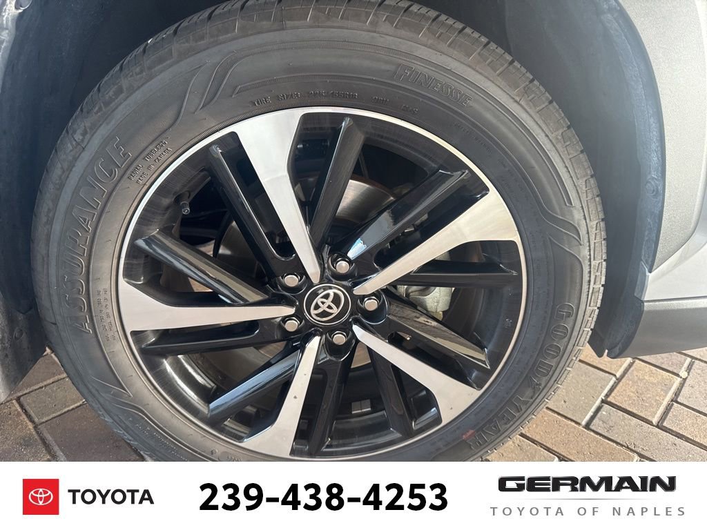 Used 2024 Toyota Corolla Cross XSE w/ Convenience Package image 13