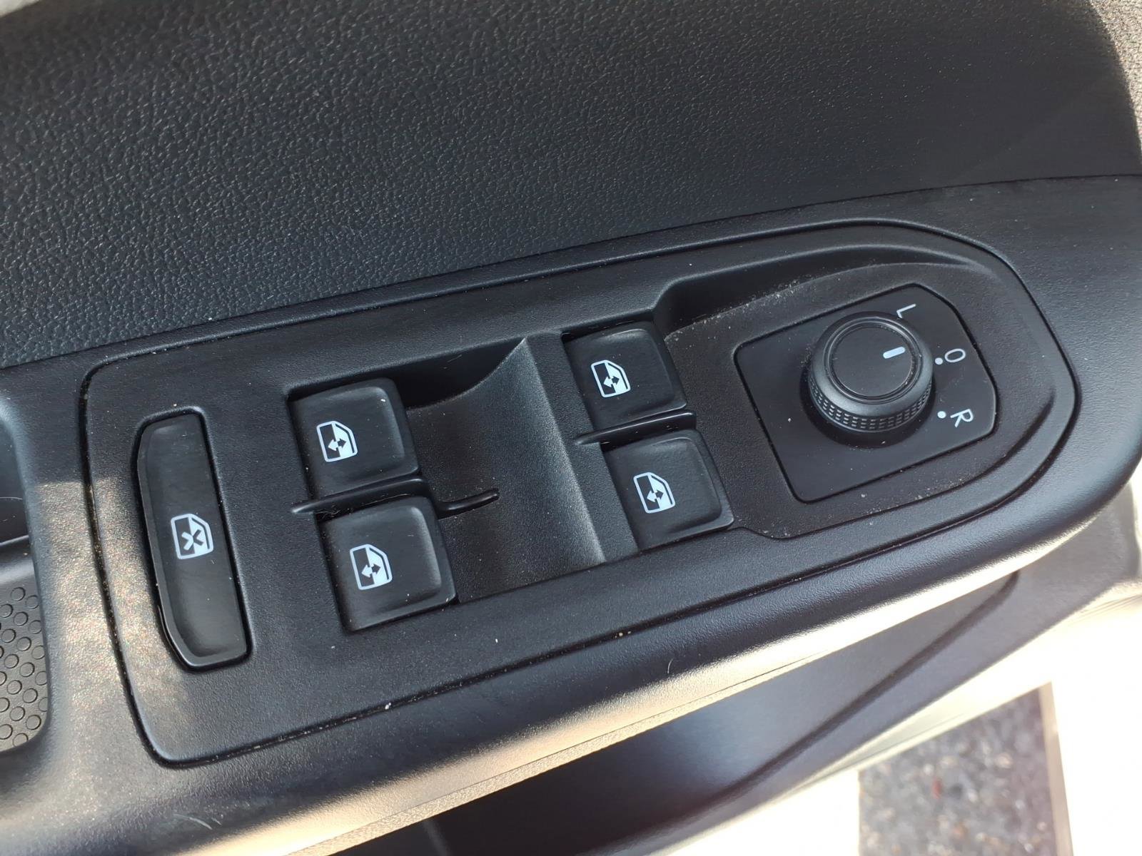 Certified 2024 Volkswagen Taos S FWD image 18