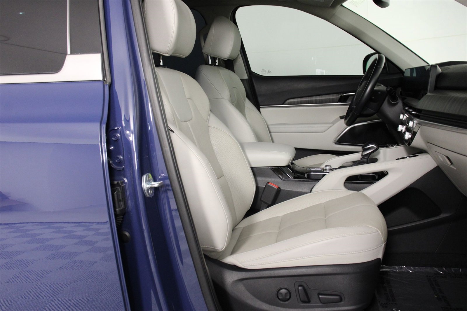 Used 2023 Kia Telluride SX image 28