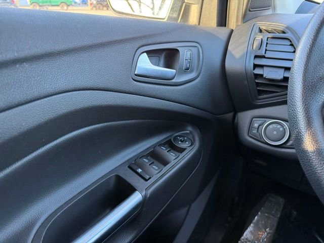 Certified 2018 Ford Escape SE w/ SE Sync 3 Package image 32