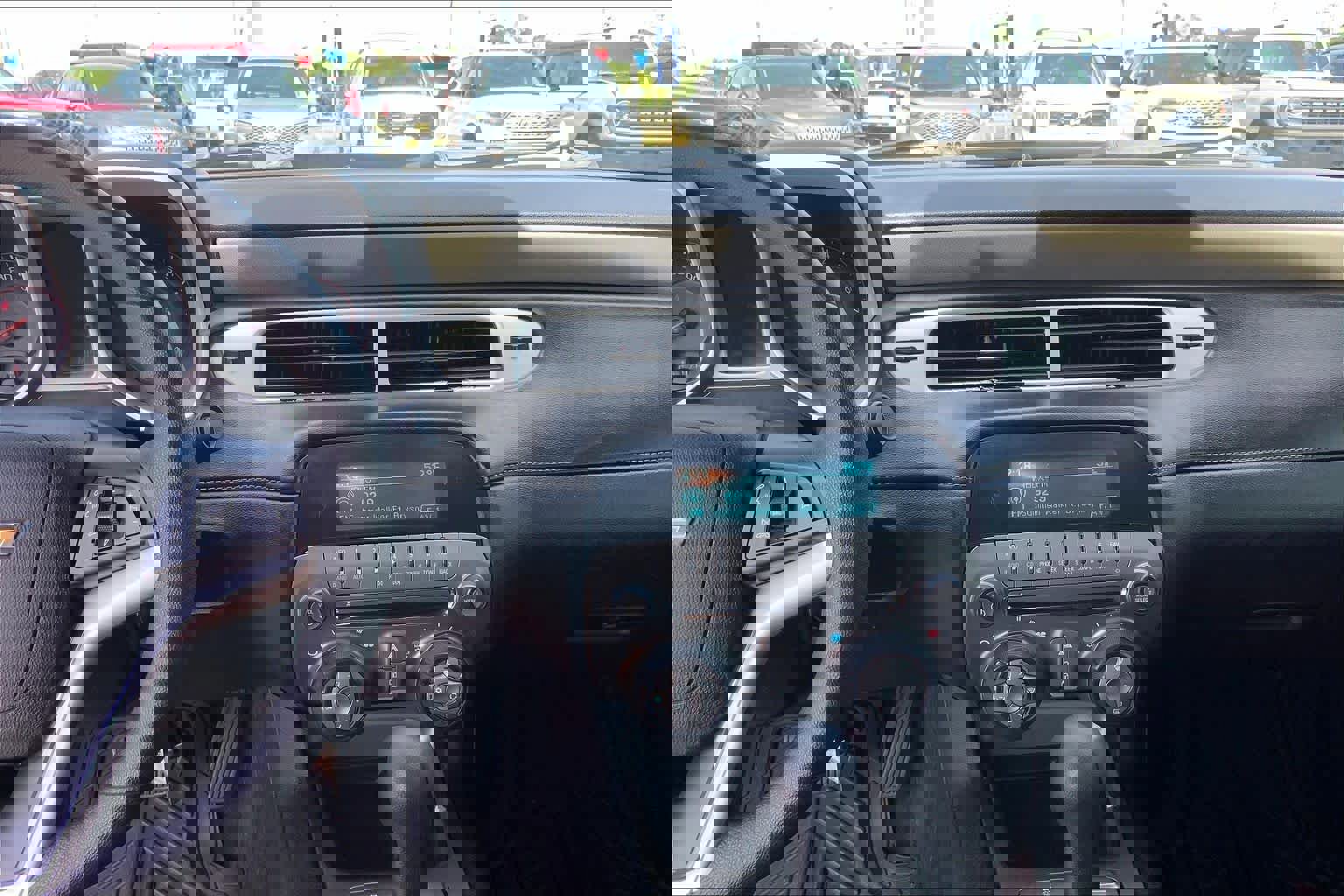 Used 2015 Chevrolet Camaro LS RWD image 7