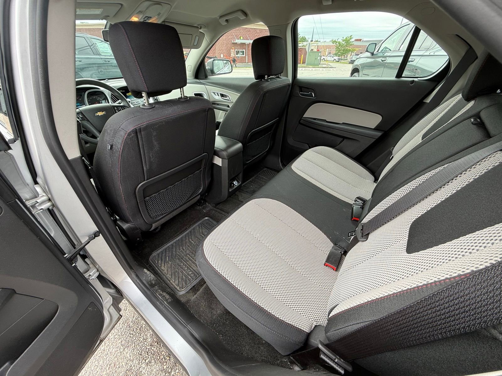 Used 2017 Chevrolet Equinox LS FWD image 23