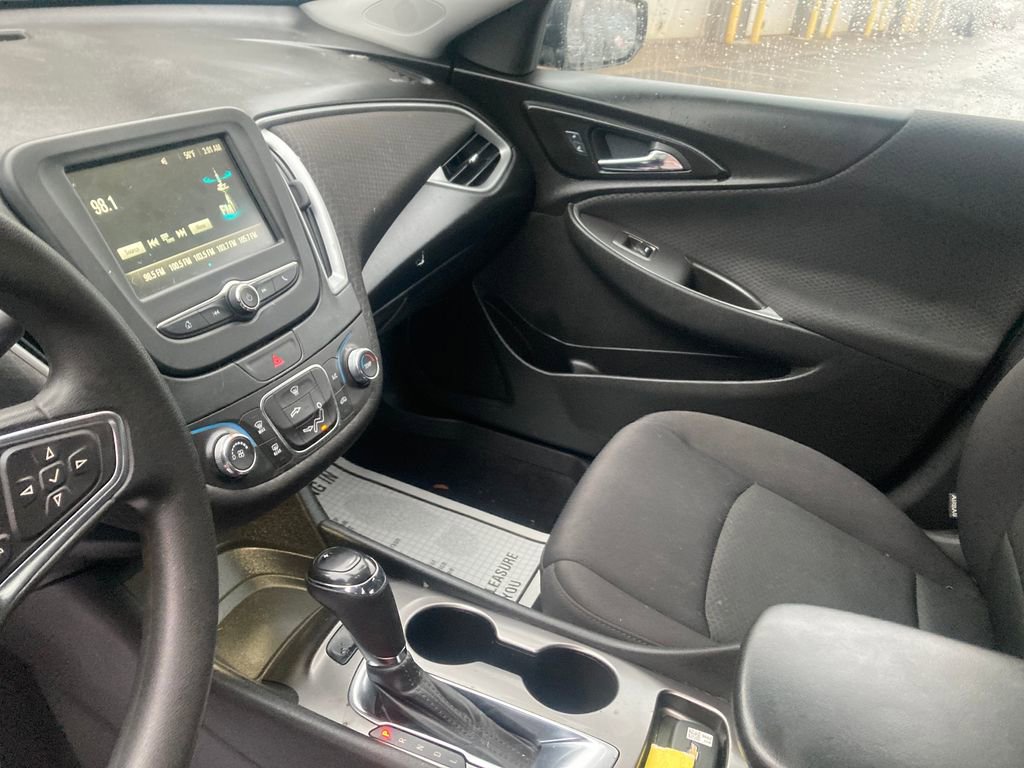 Used 2017 Chevrolet Malibu LS image 16