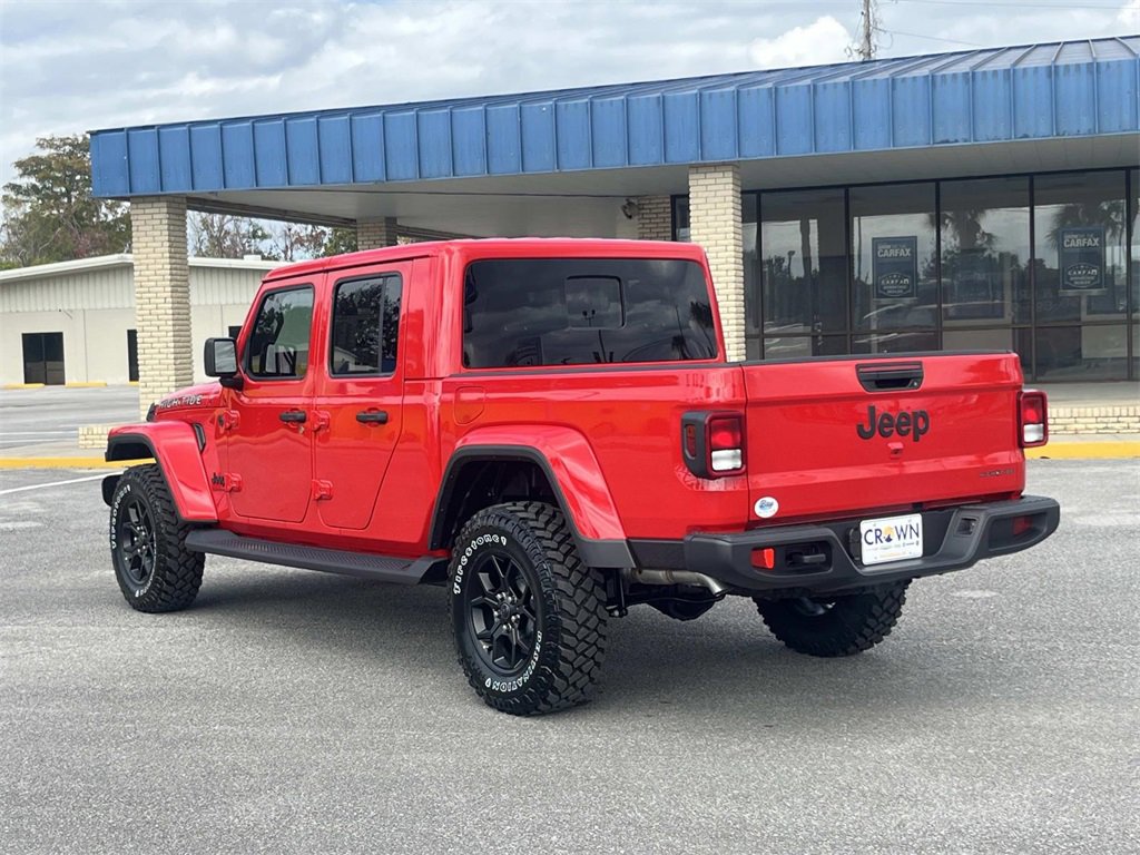New 2025 Jeep Gladiator Sport image 3