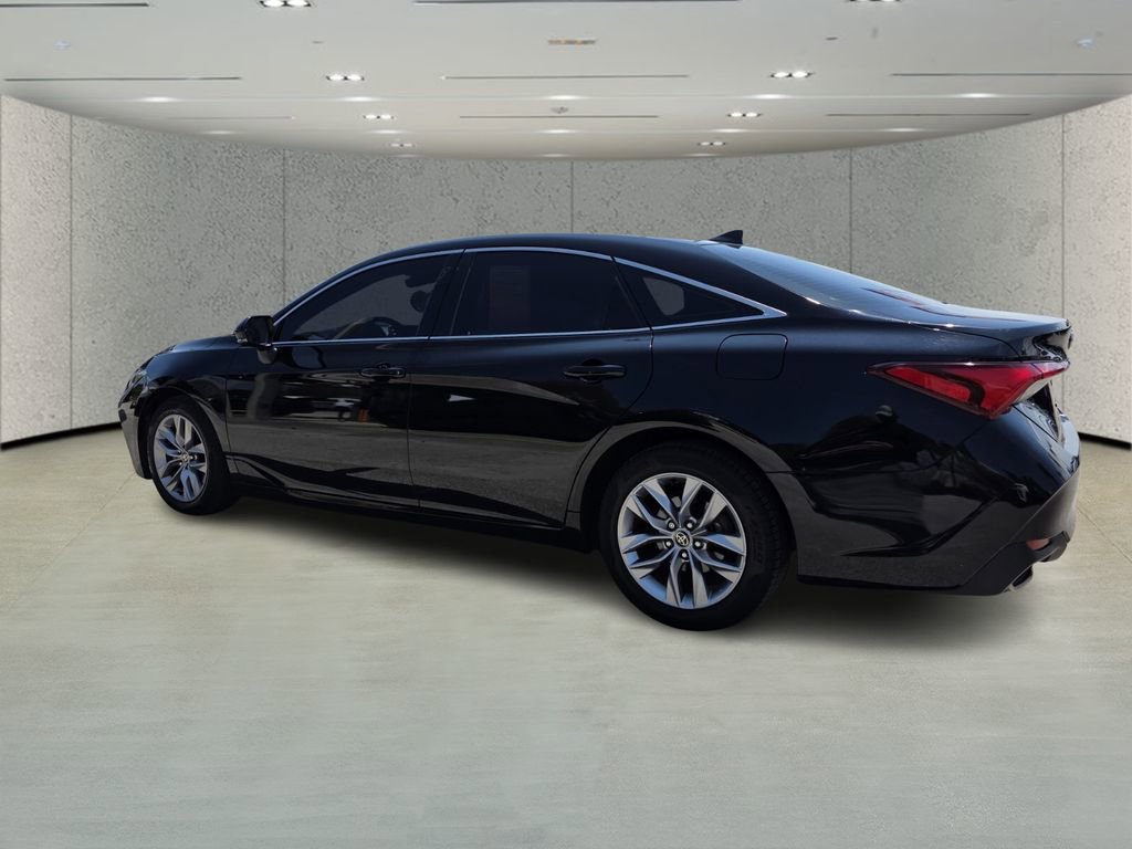 Used 2021 Toyota Avalon XLE w/ Moonroof Package image 5