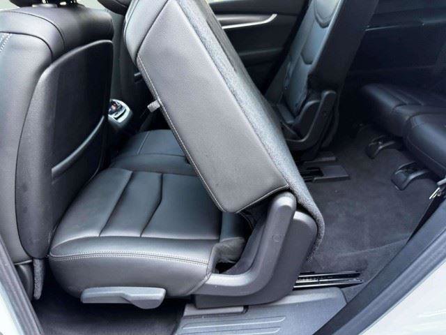Used 2024 Cadillac XT6 Luxury w/ LPO, Floor Liner Package FWD image 48