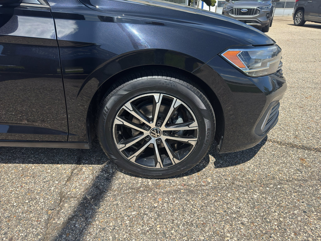 Used 2022 Volkswagen Jetta Sport FWD image 12