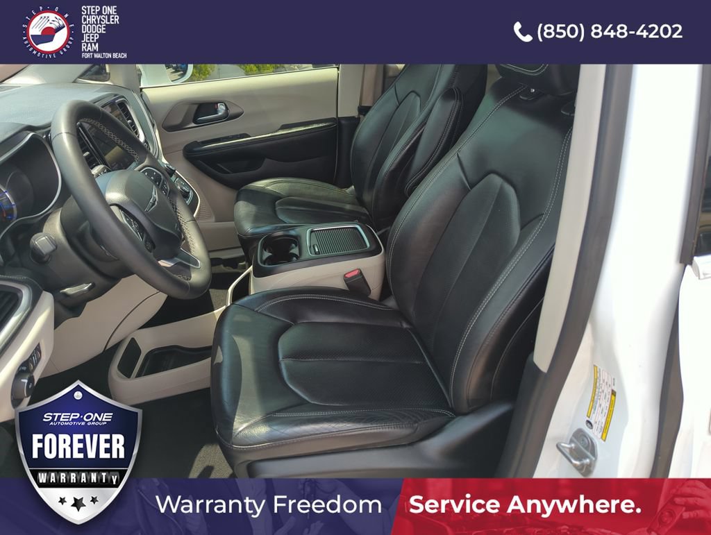 Used 2022 Chrysler Pacifica Touring-L FWD image 11