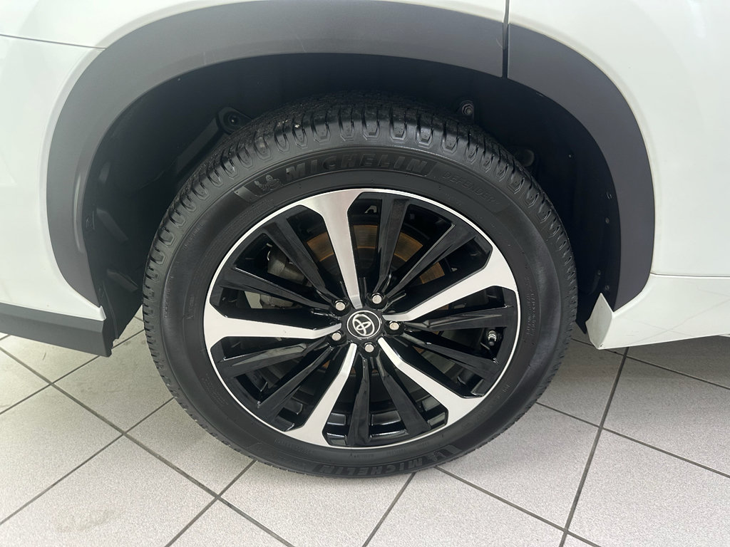 Used 2022 Toyota Highlander XSE AWD/4WD image 15