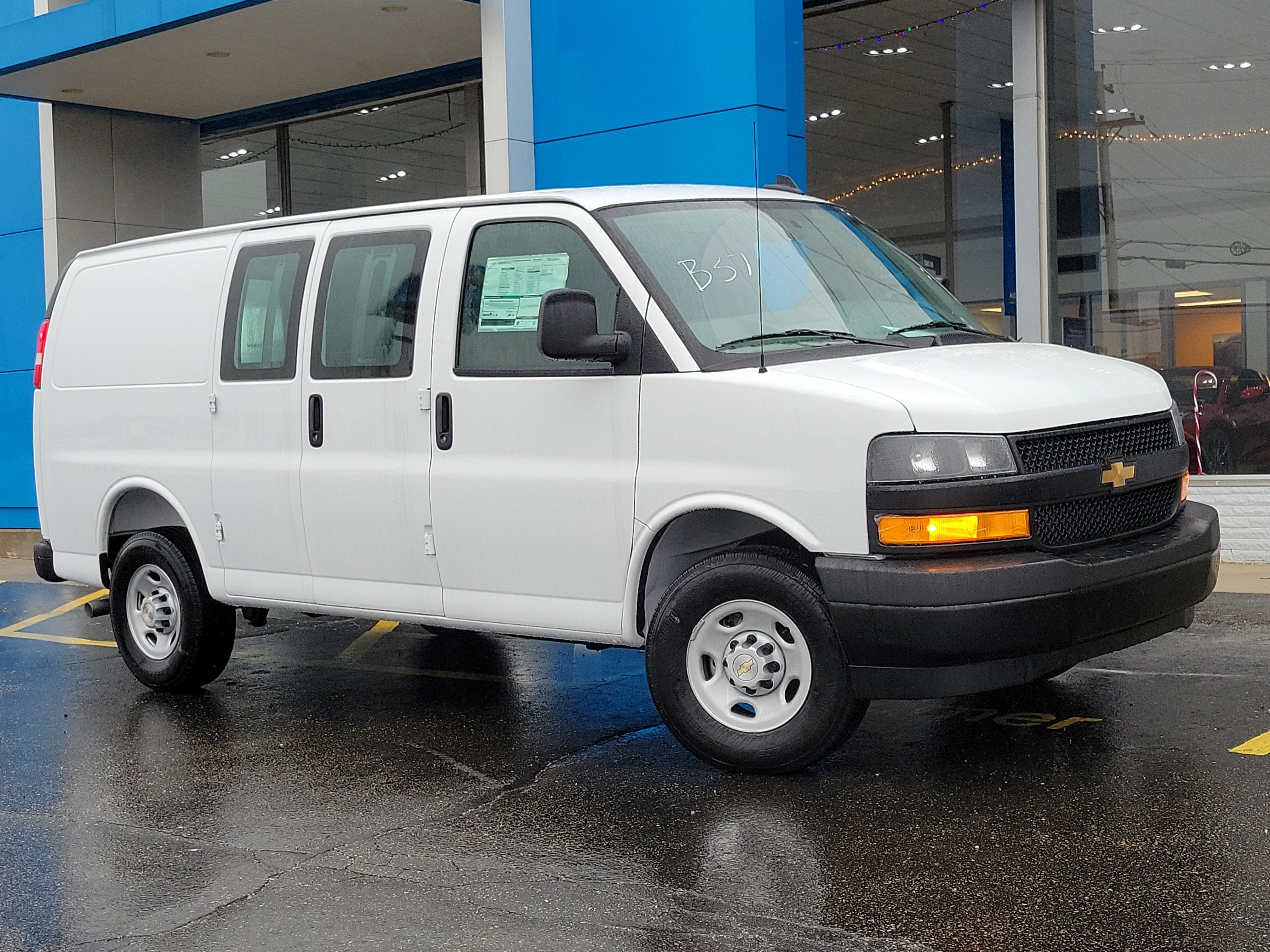 New 2025 Chevrolet Express 3500 w/ Driver Convenience Package RWD image 31