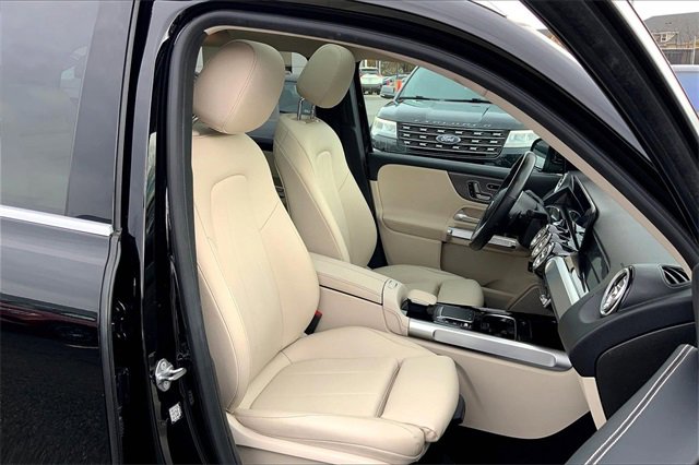 Used 2021 Mercedes-Benz GLB 250 4MATIC image 7