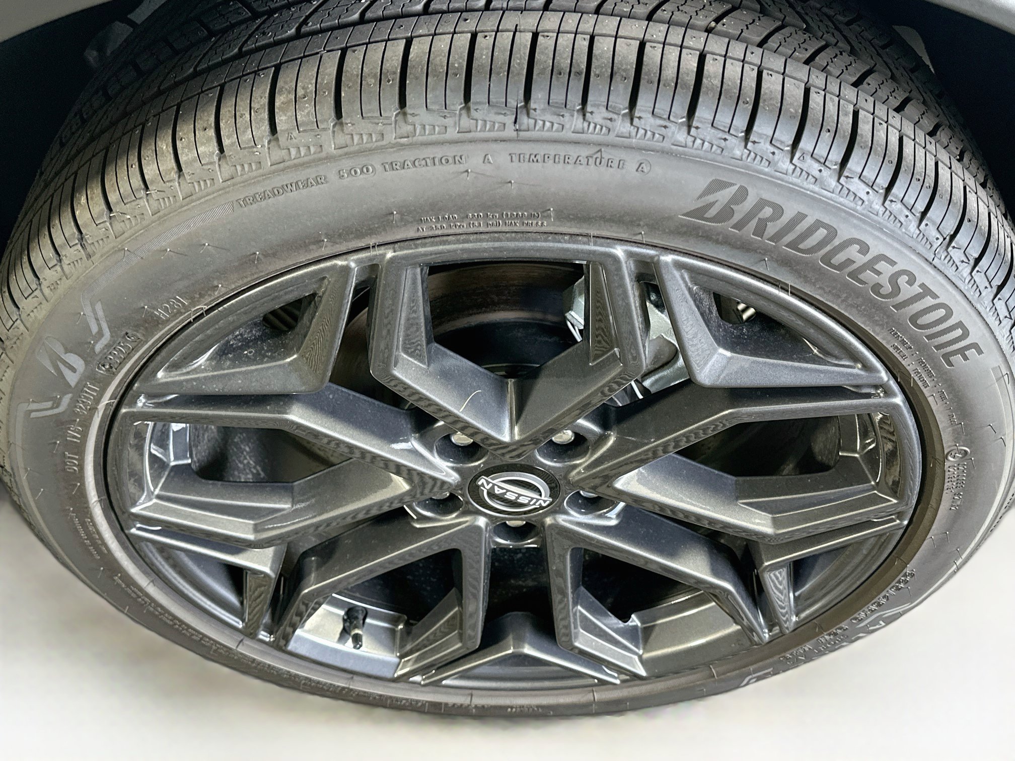Used 2026 Nissan Kicks SR w/ Illumination Package FWD image 11