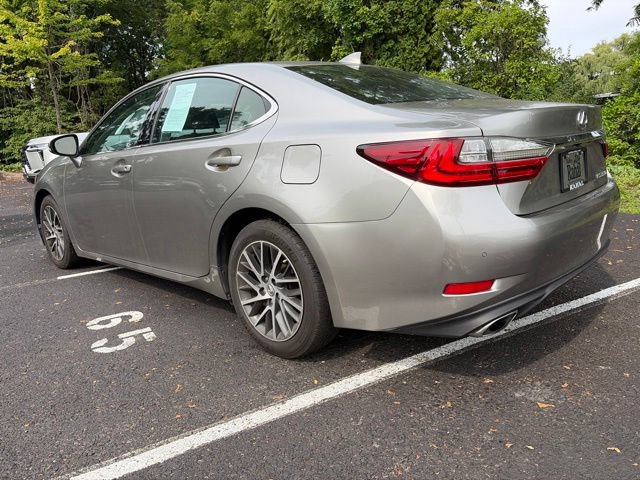 Used 2016 Lexus ES 350 w/ Premium Package w/Wood Trim FWD image 9