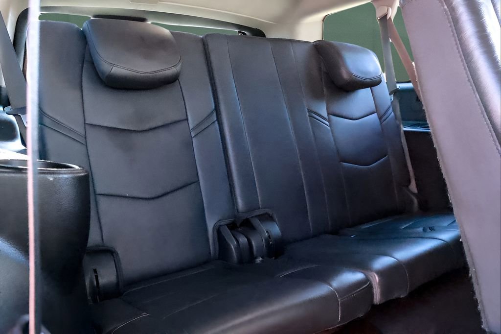 Used 2018 Cadillac Escalade ESV Luxury image 22