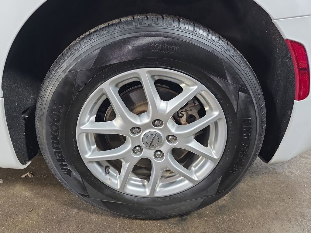 Used 2021 Chrysler Voyager Lxi image 32