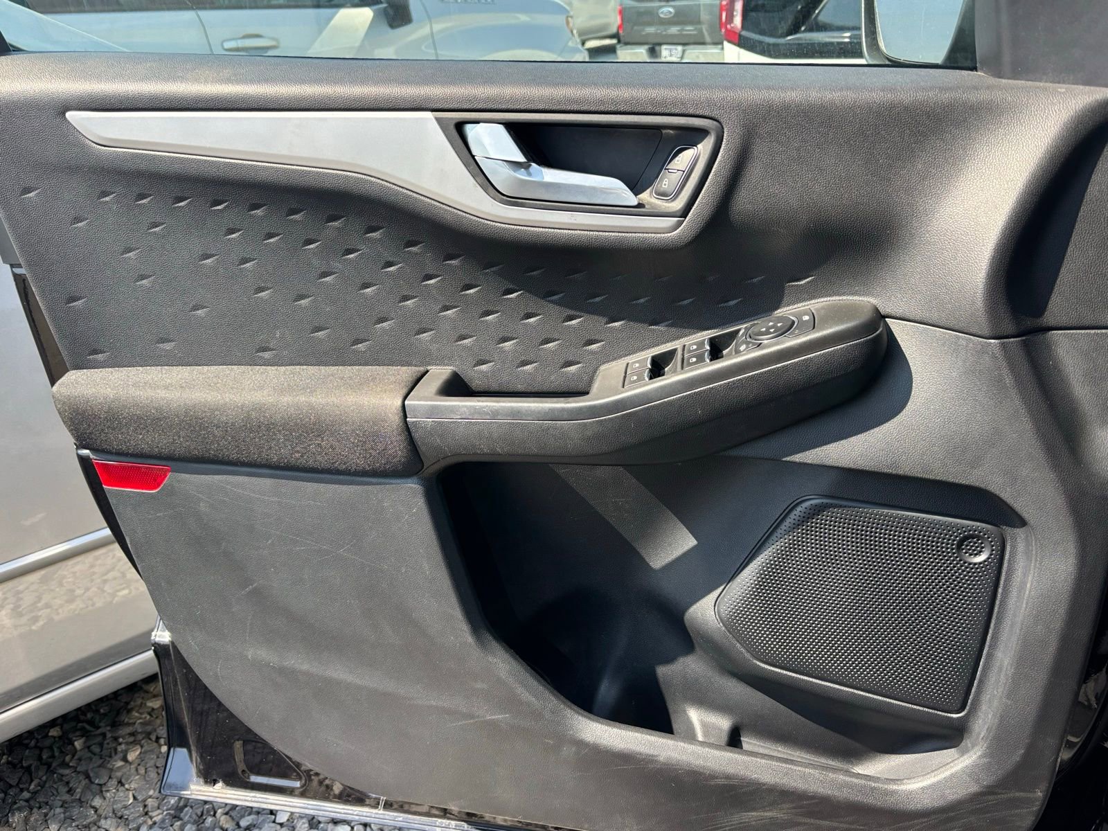 Used 2020 Ford Escape SE image 4