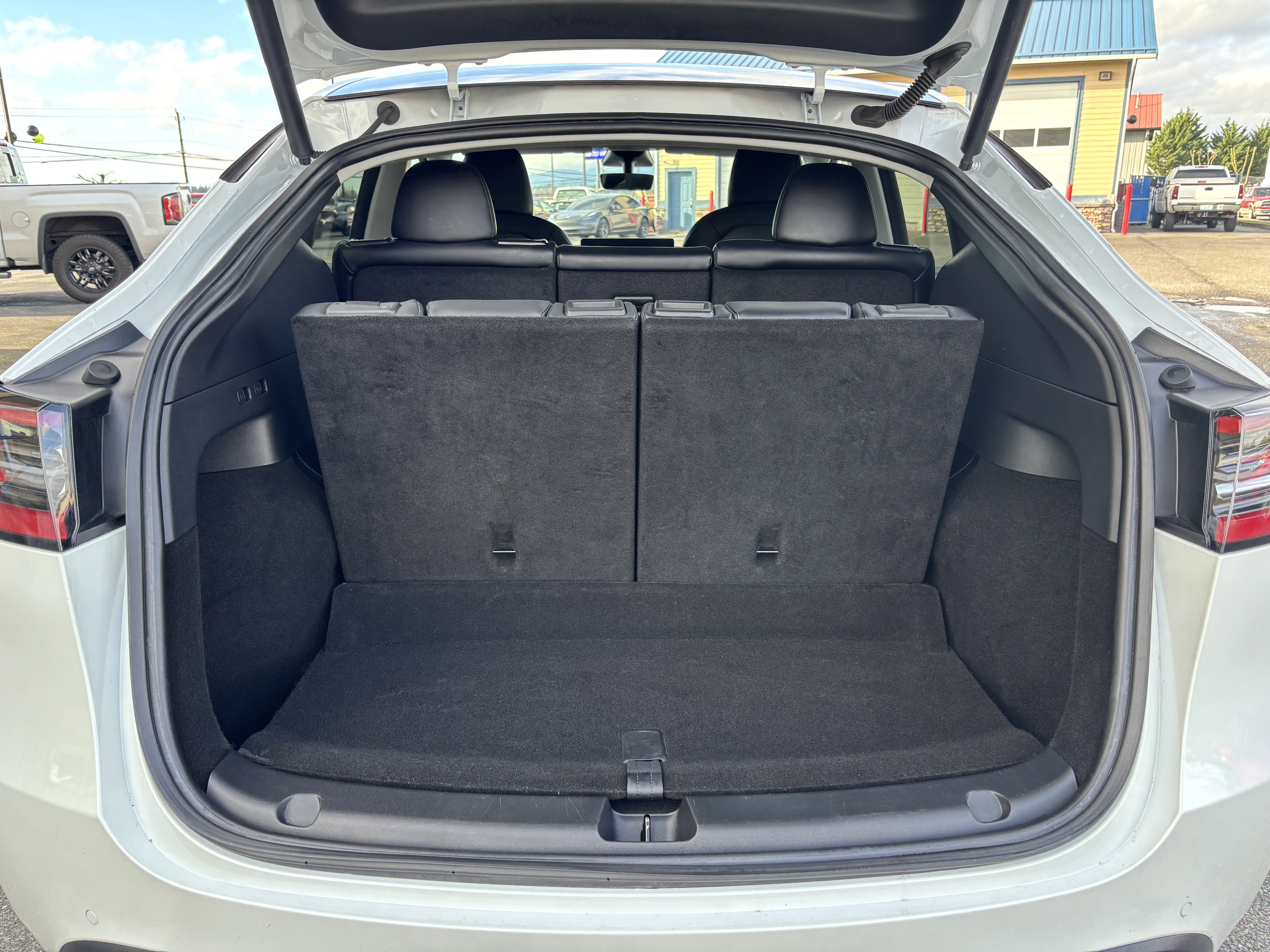 Used 2021 Tesla Model Y Long Range image 24