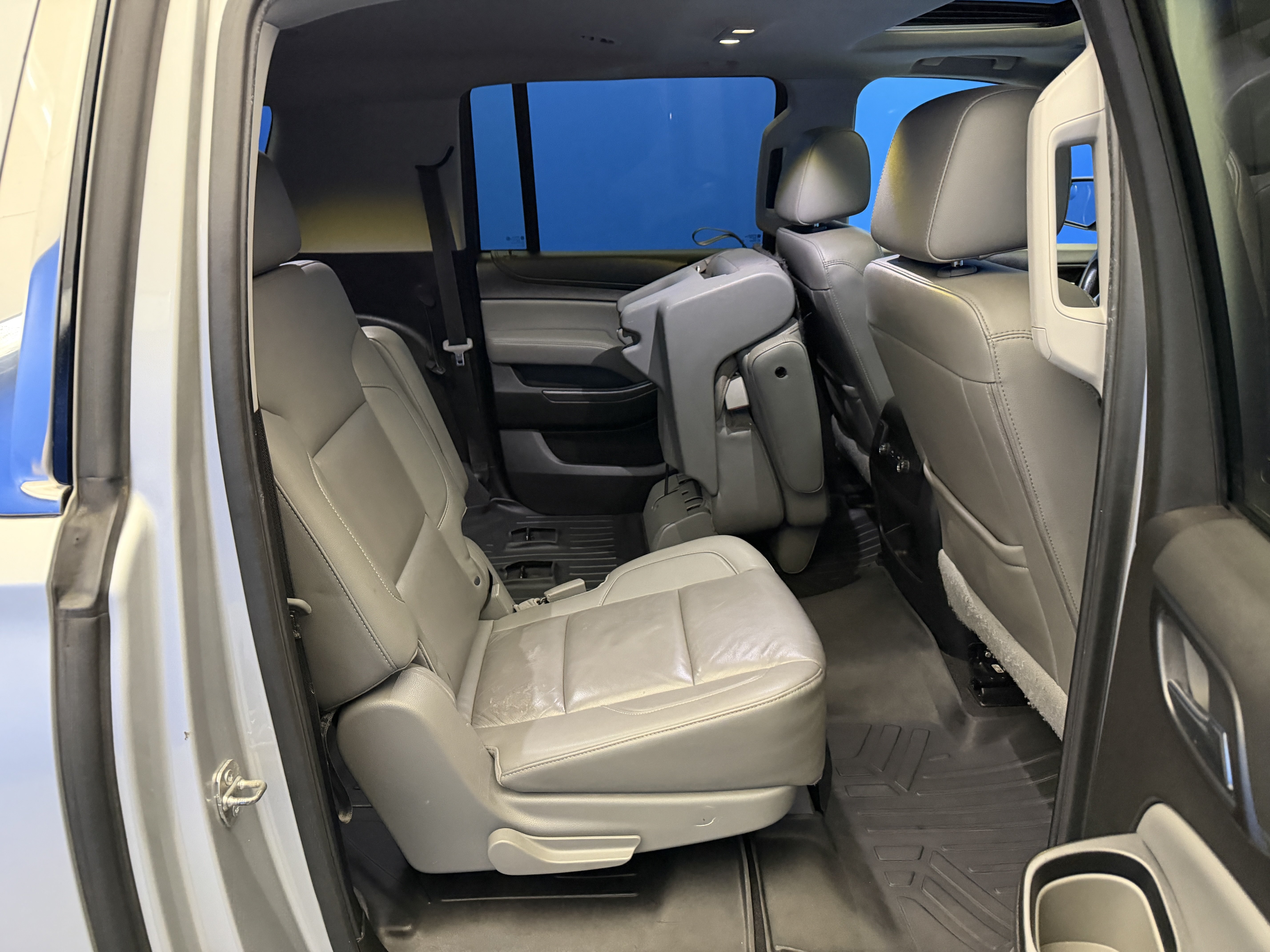 Used 2019 Chevrolet Suburban LT AWD/4WD image 27