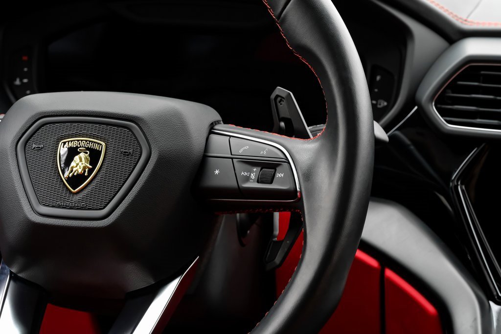 Used 2022 Lamborghini Urus image 16