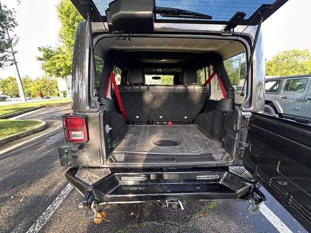 Used 2017 Jeep Wrangler Unlimited Rubicon AWD/4WD image 13