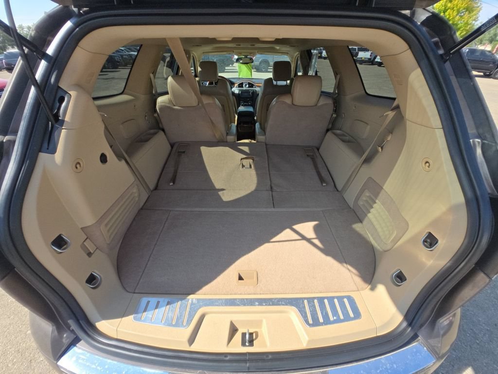 Used 2008 Buick Enclave CXL w/ Entertainment Package #3 FWD image 29