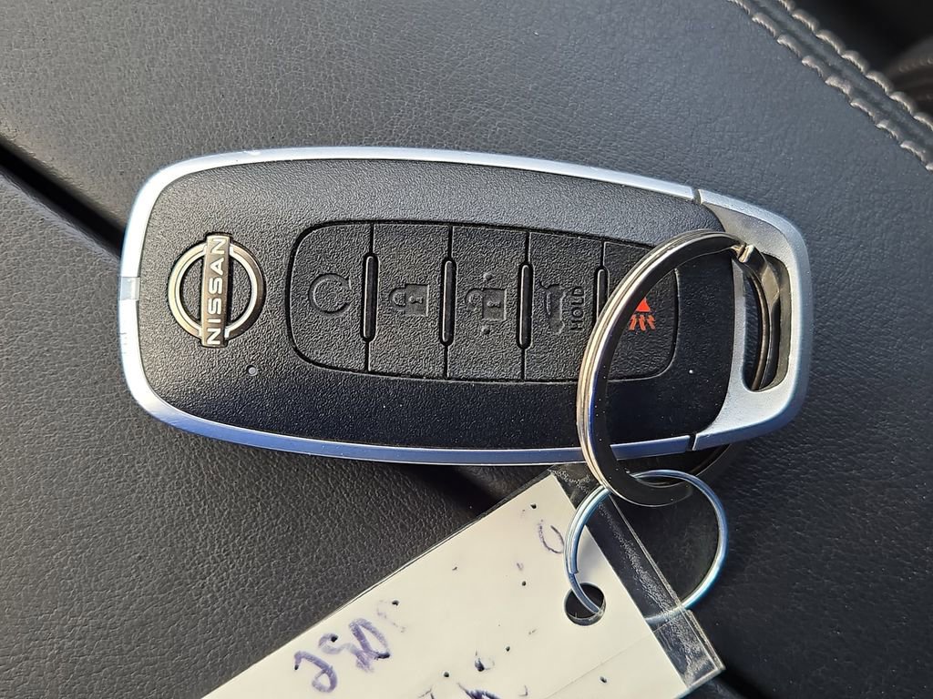 Used 2023 Nissan Rogue Platinum w/ Platinum Premium Package image 32