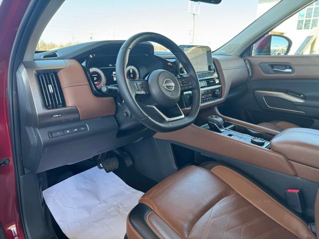 Used 2024 Nissan Pathfinder Platinum w/ Cargo Package image 21