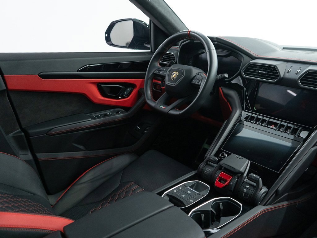 Used 2023 Lamborghini Urus S image 29